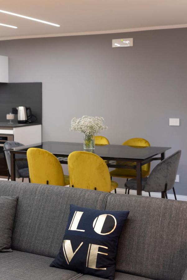 Apartment Dimora Scura *